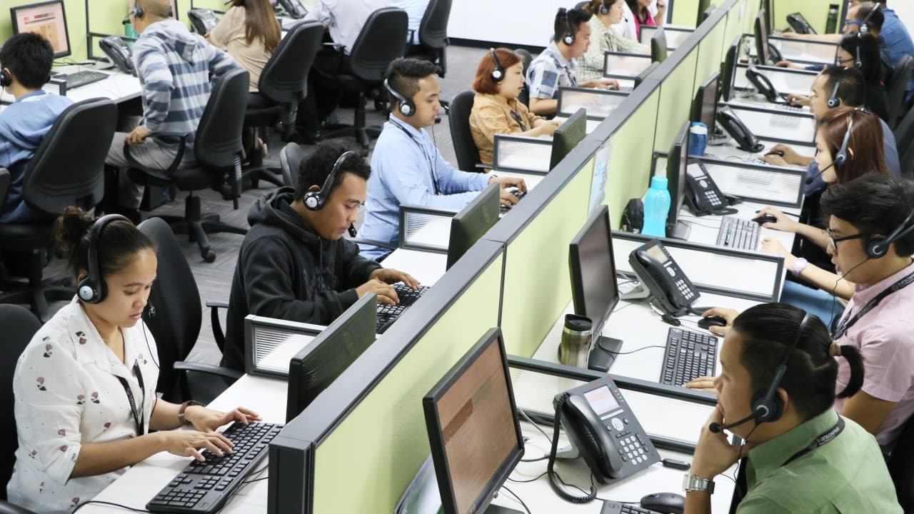 Call Centers Are Getting a Major Upgrade Thanks to AI Voice Agents (And It's About Time!)